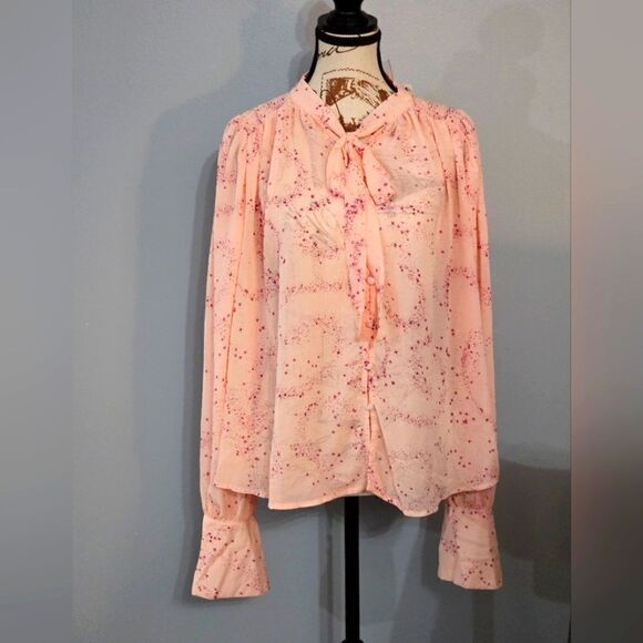 Free People: Beautiful, flowy, long sleeve blouse. - Picture 1 of 7